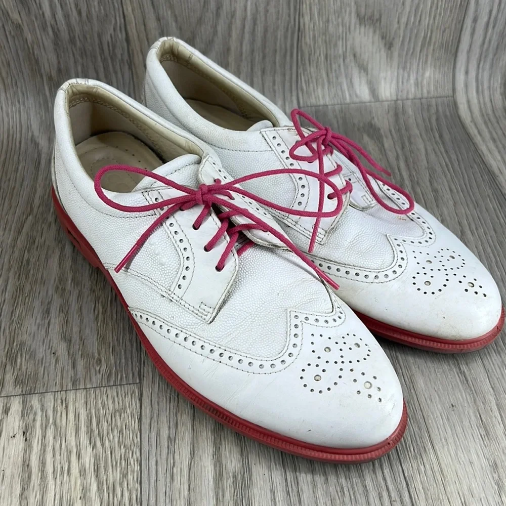 Ecco classic hybrid women's golf shoe.
